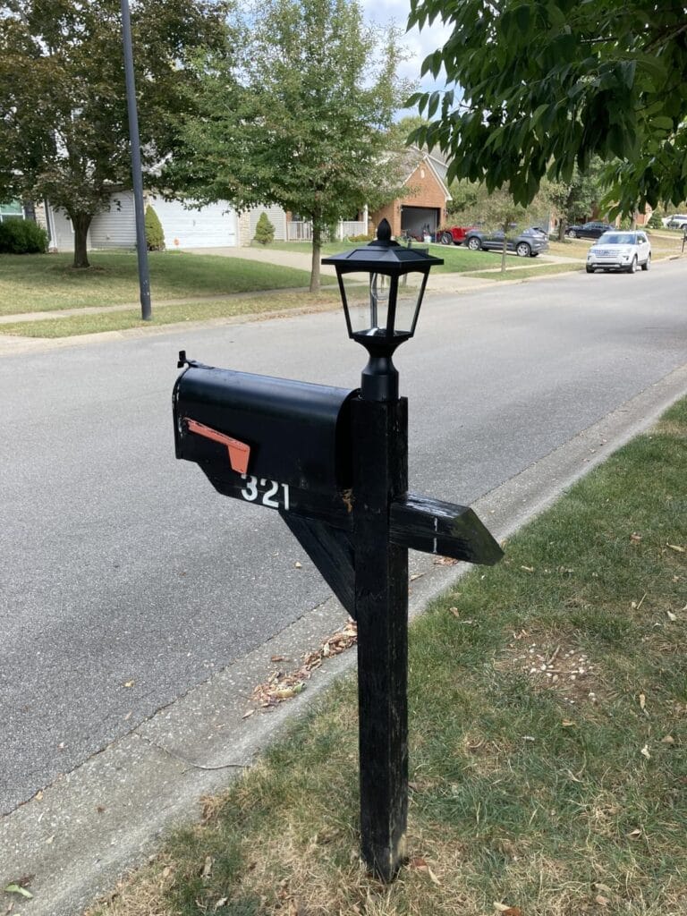 Solar Post Cap Lights vs. Solar Lamp Posts