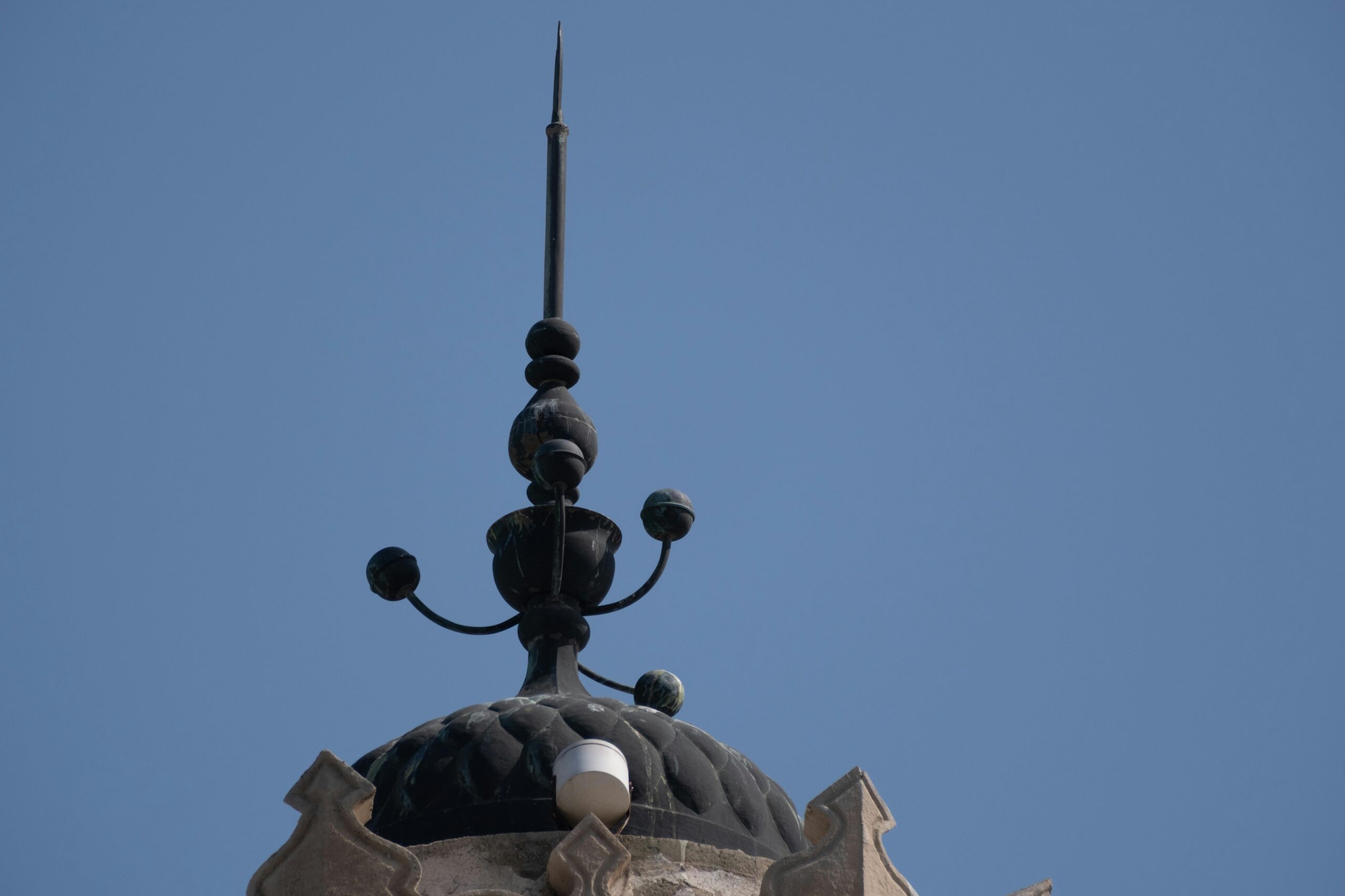 What Is the Range of Solar Lightning Arrester