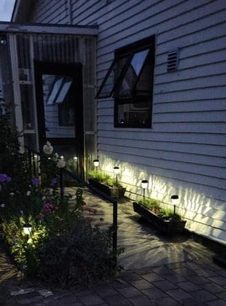 Best Solar Garden and Pathway Lights at Bunnings (Arlec vs. Click vs. Gardenglo)