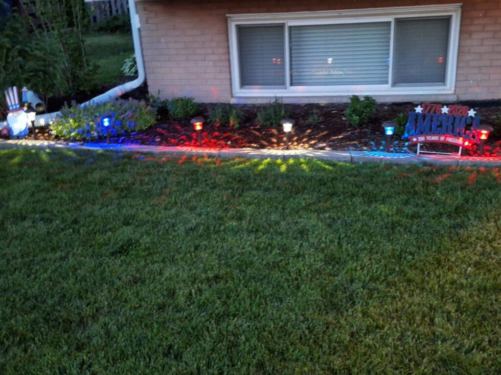 Beau Jardin Color-Changing Solar Pathway Lights